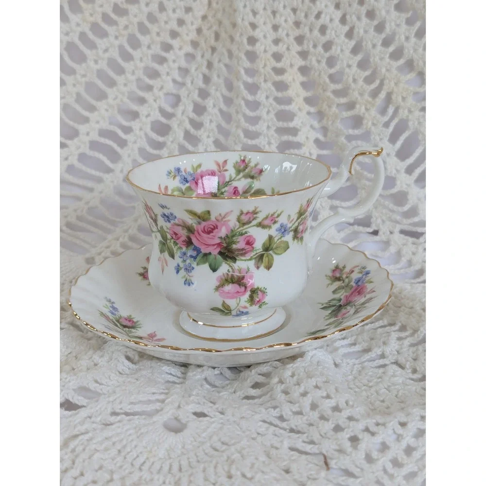 Royal Albert Moss Rose Tea Cup and Saucer Set Bone China England Pink Floral